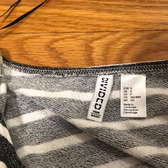 H&M grey and white striped sweater - Picture 3 of 4